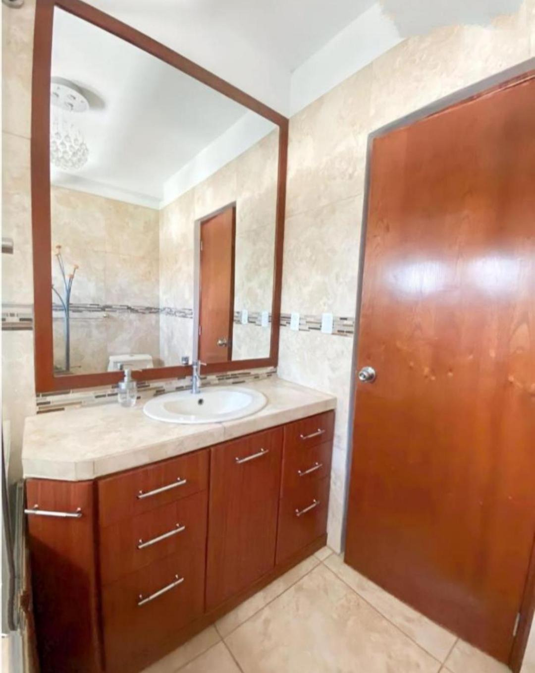 Deluxe Hotel Talara - A 5 Minutos Del Aeropuerto Y Plaza De Armas 客房 照片