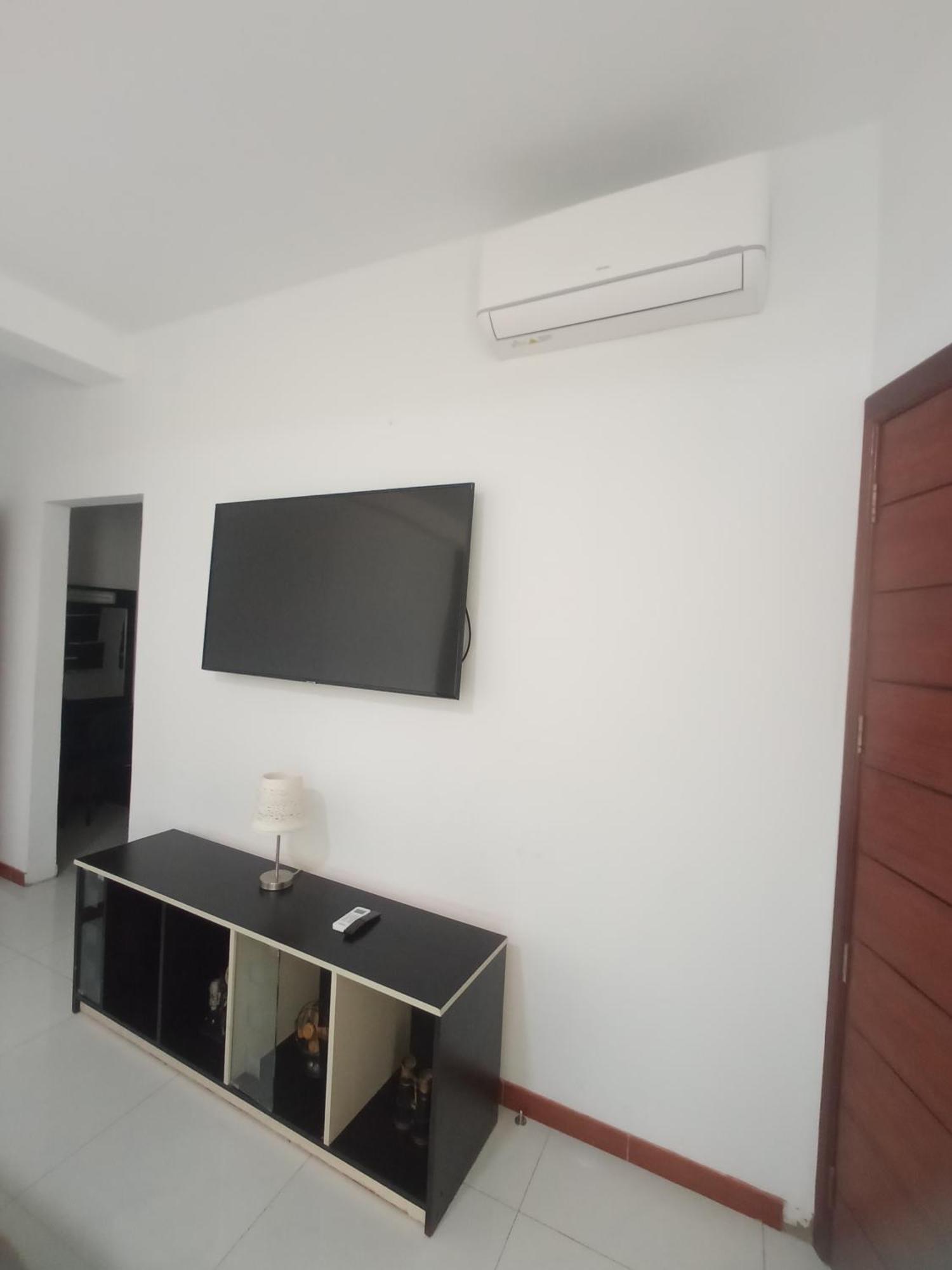 Deluxe Hotel Talara - A 5 Minutos Del Aeropuerto Y Plaza De Armas 客房 照片